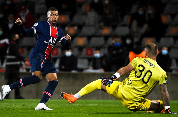 今晨欧冠焦点战，底特律活塞单刀错失，更衣室稳定，纪律约束更严格的简单介绍