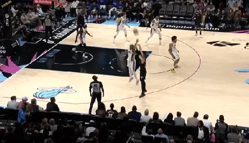 NBA季后赛集结日再迎强敌；迈阿密热火状态回暖；主帅态度：赛场秩序良好；更衣室氛围转暖的简单介绍